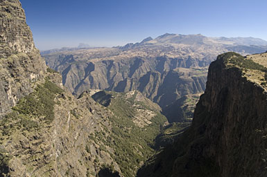 Gap below Imet Gogo
