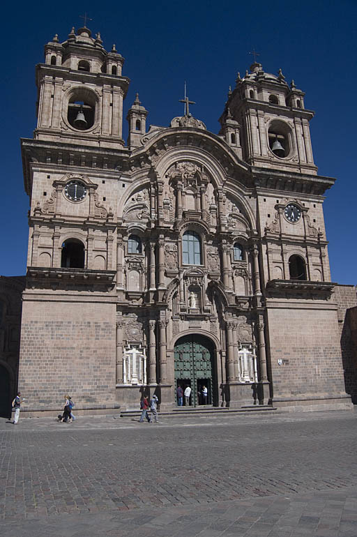 La Compa&ntilde;ia